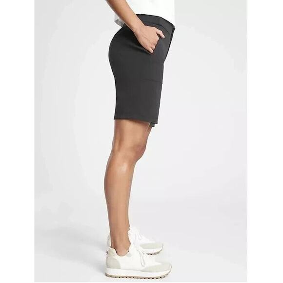 Athleta Women's Dark Wash Zipper Pocket Trekkie Bermuda 2.0 Shorts Black Size 6 - Picture 2 of 10